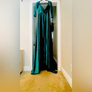 Maternity dress. Worn once for pictures. Runs large-xl. Emerald green